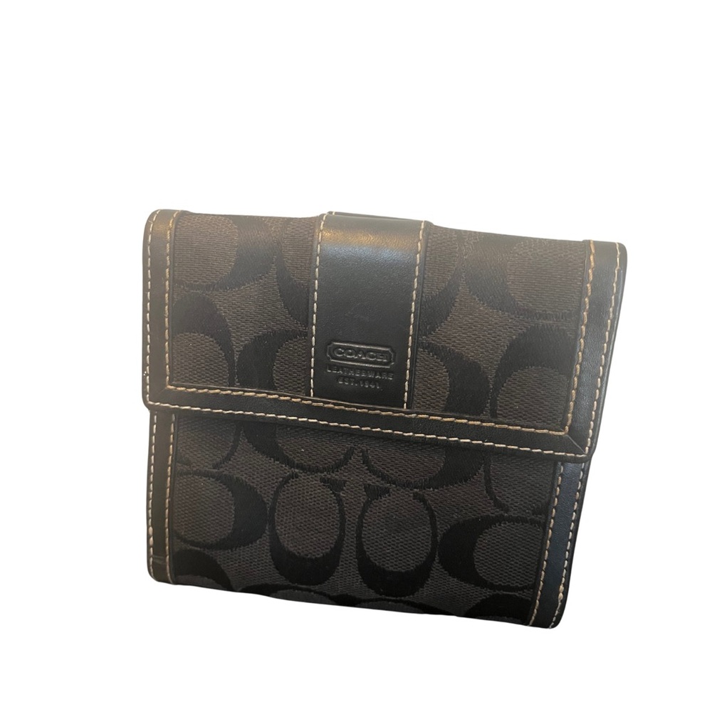 Coach Signature Canvas Bifold Wallet - Picture 3 of 15